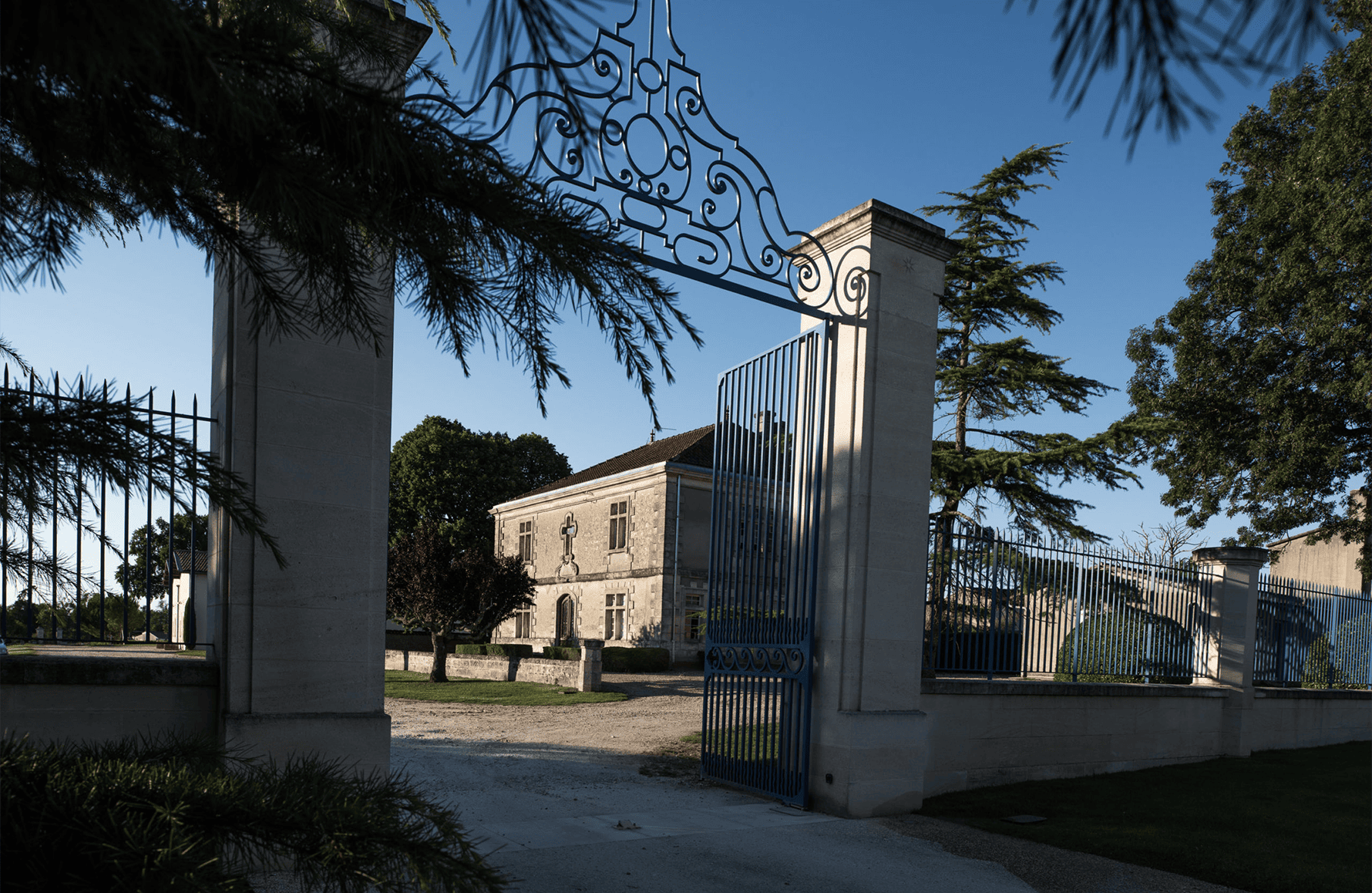 l’histoire du Château La Tour de Mons